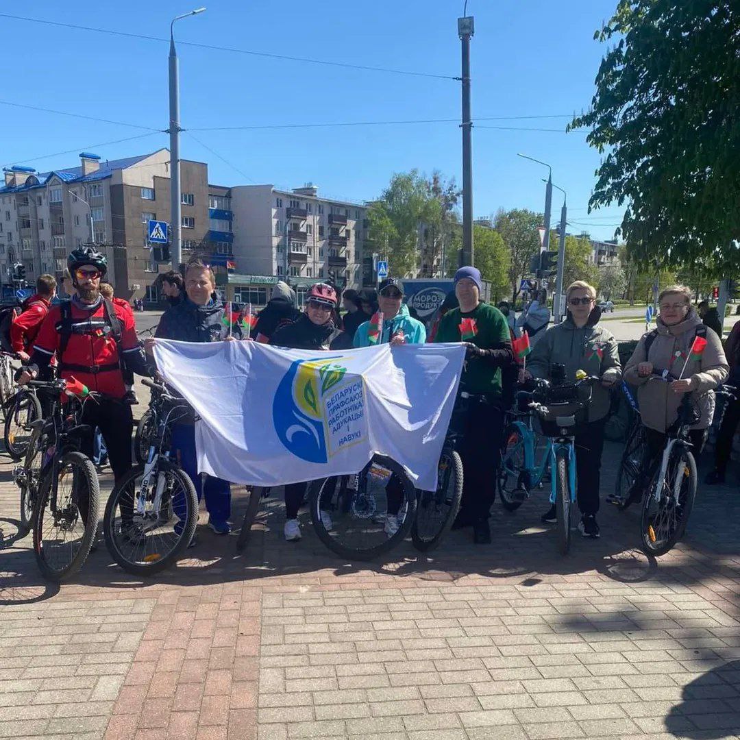 photo 5217621645680834717 y