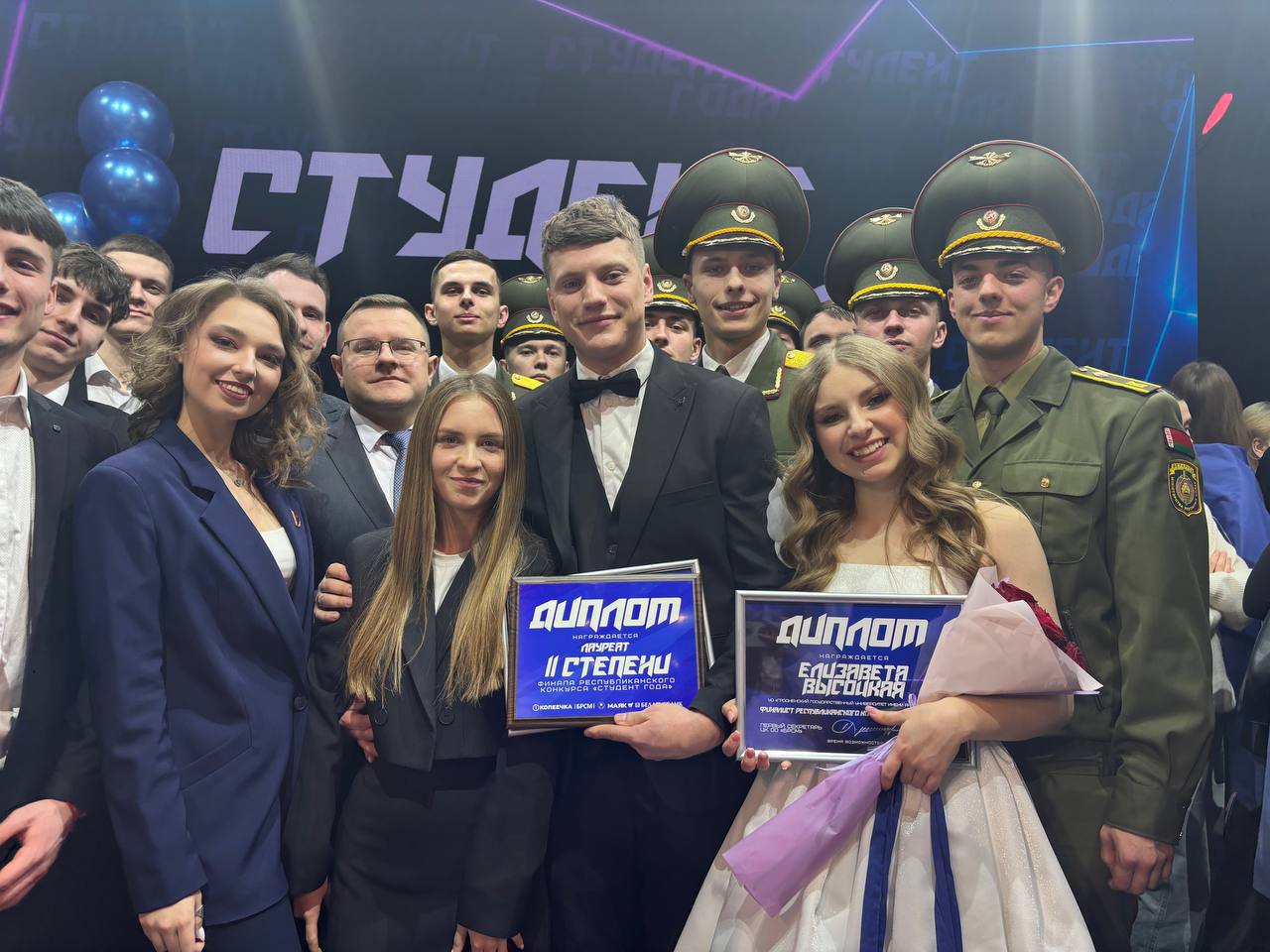 photo 5336884619678708677 y