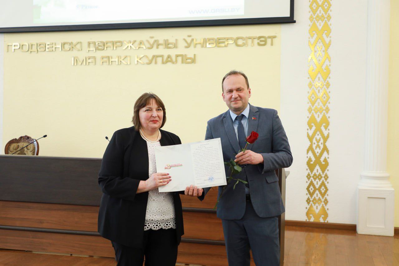 photo 5418089703783140707 y