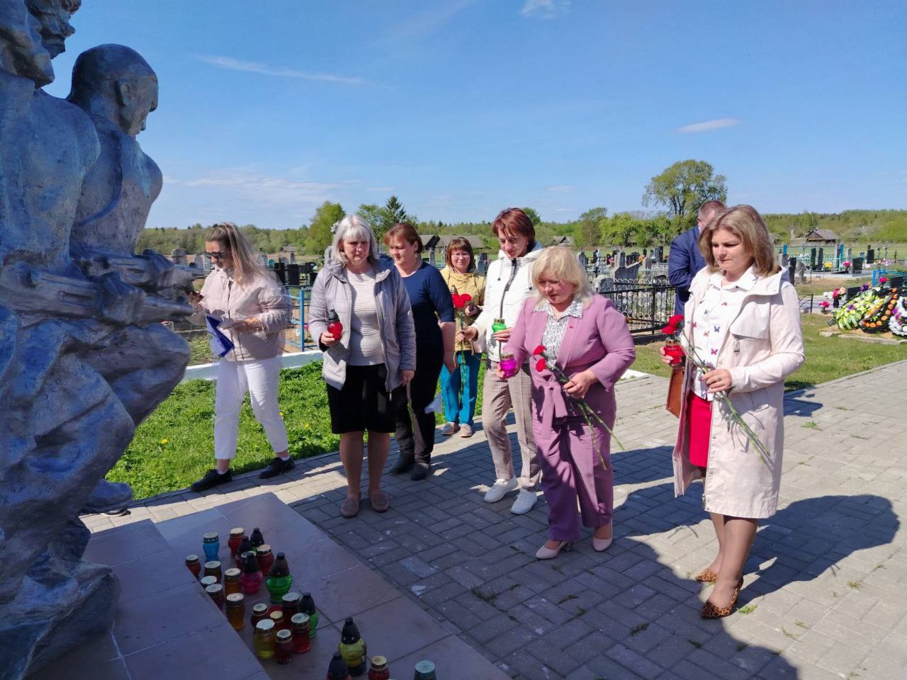 photo 5247238206850724656 y