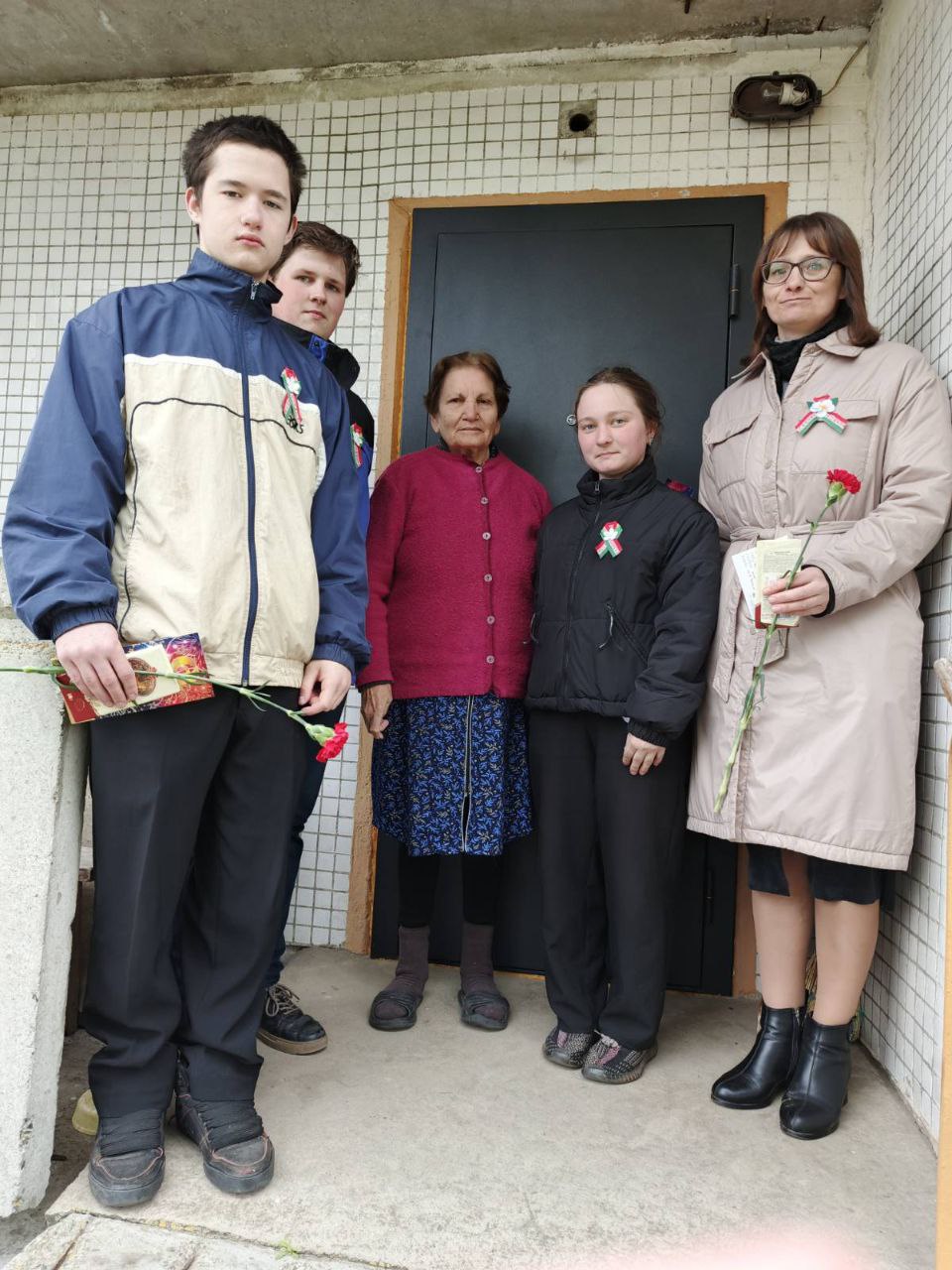 photo 5251419314563706122 y