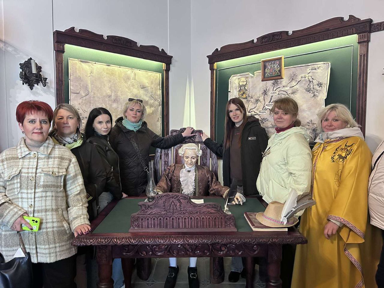 photo 5294482894351365975 y