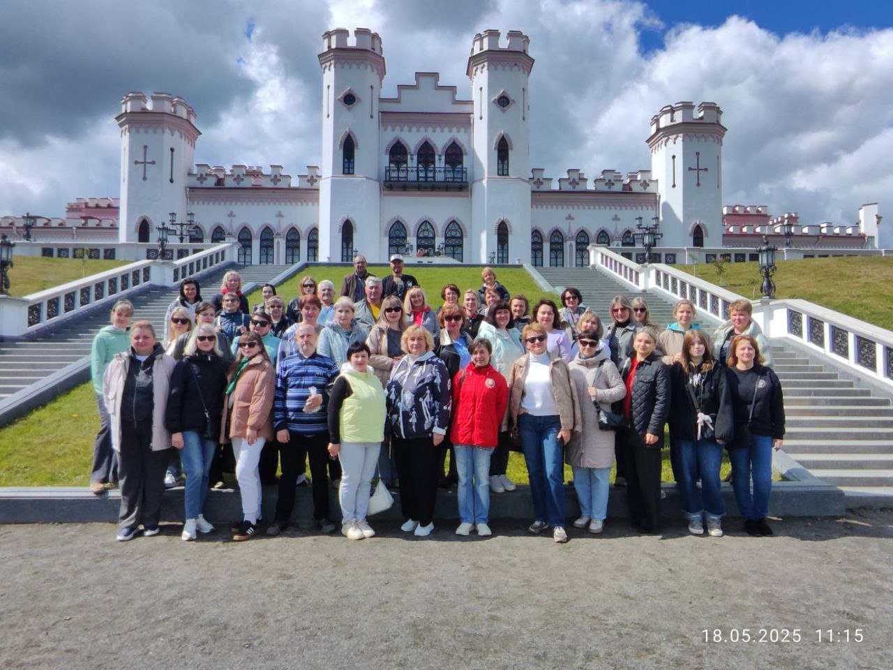 photo 5294482894351365978 y