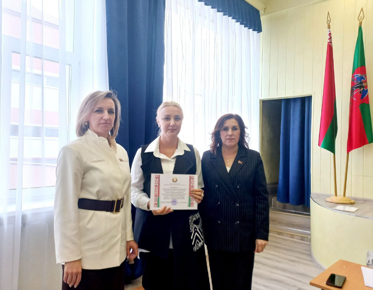 photo 5355141911473681568 y