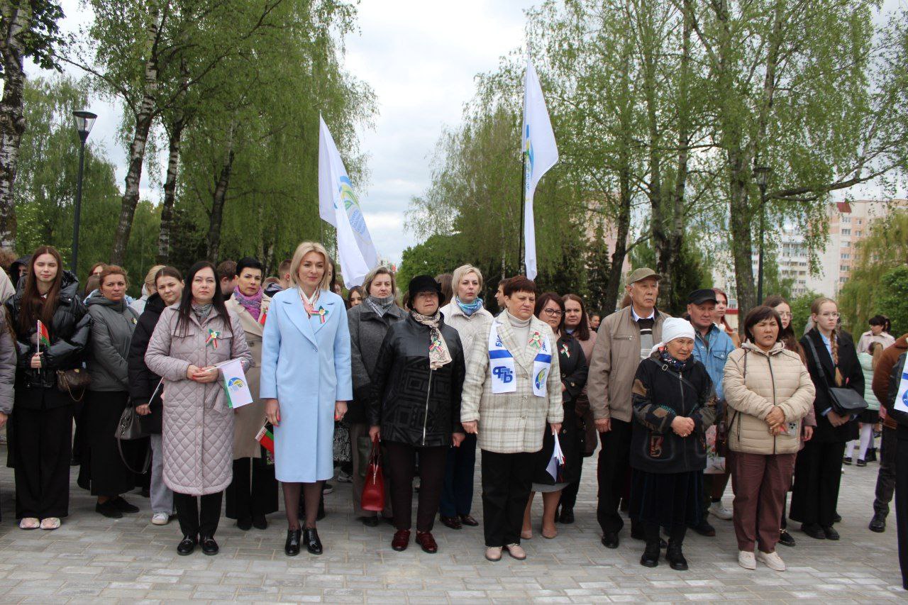 photo 5253554359986418536 y