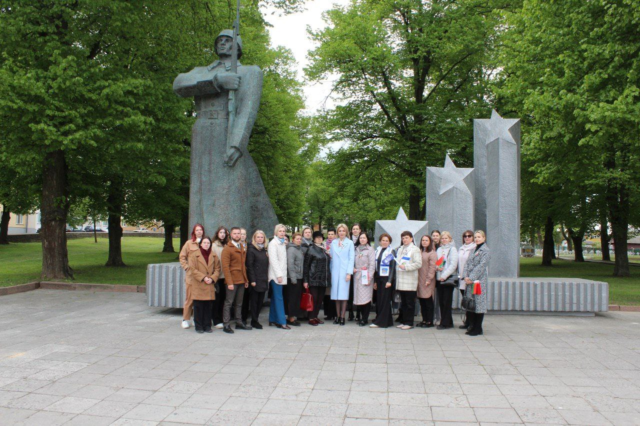 photo 5253554359986418537 y