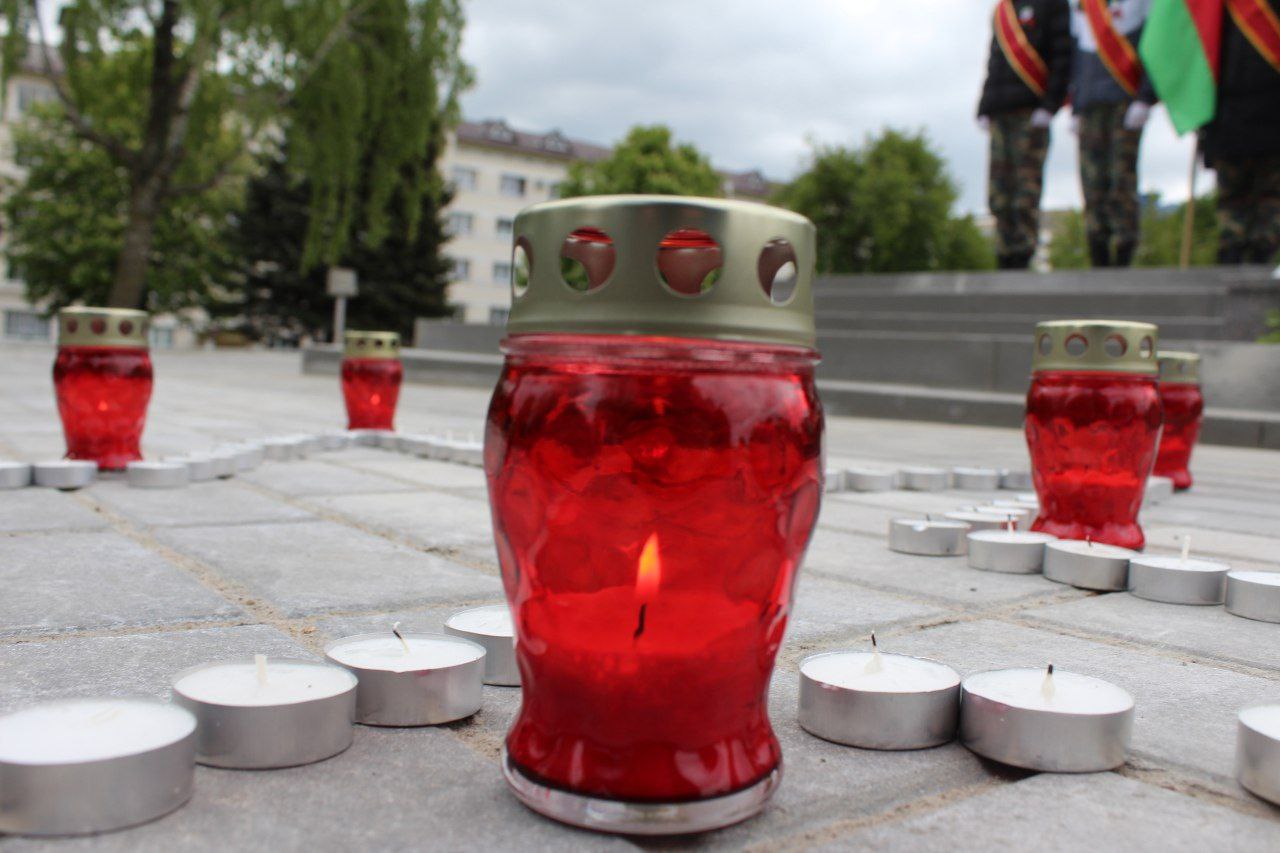 photo 5253554359986418538 y