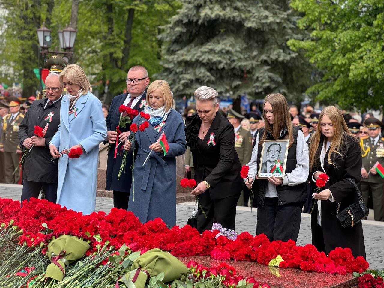 photo 5253612762951708114 y