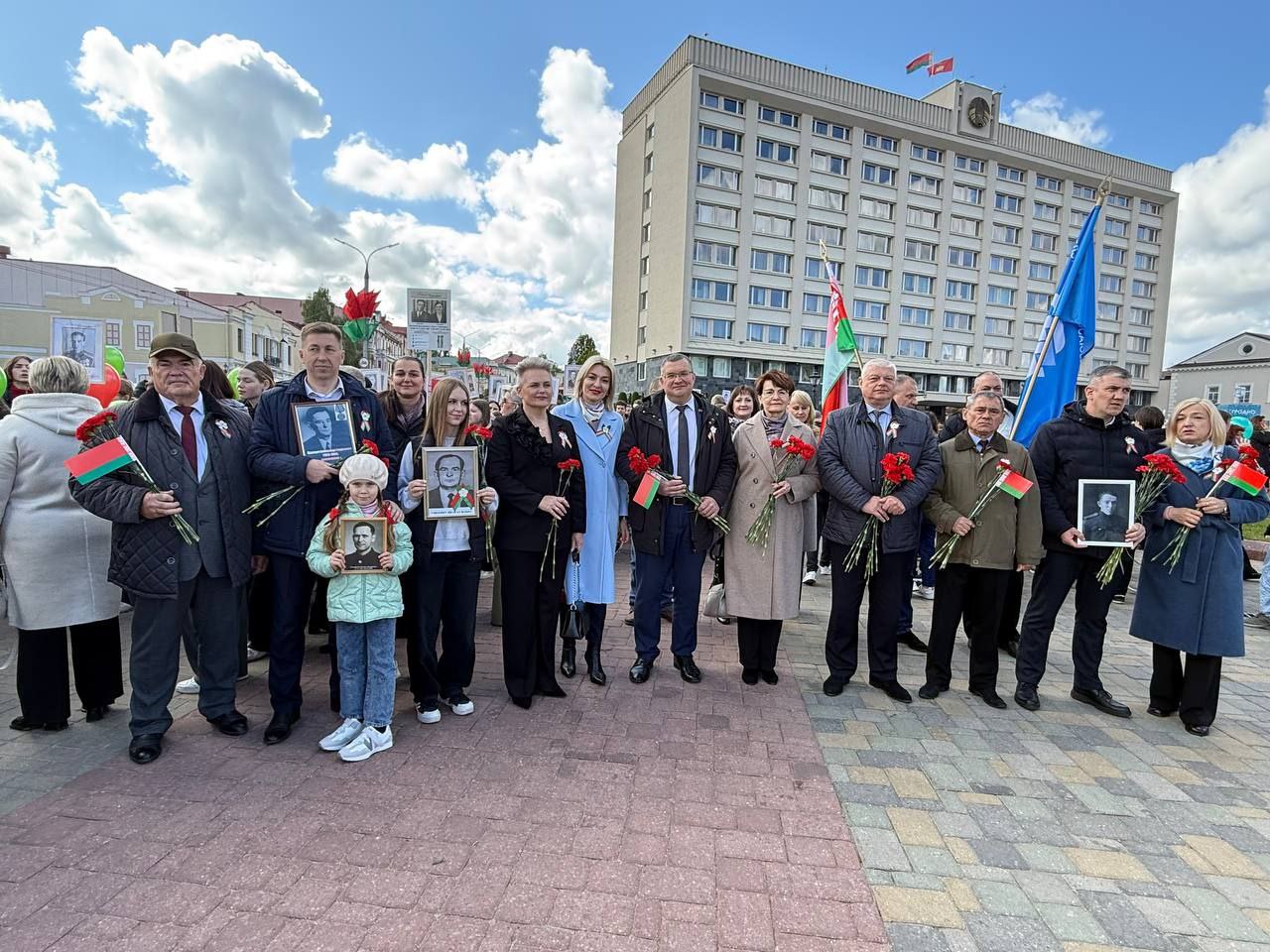 photo 5253612762951708117 y