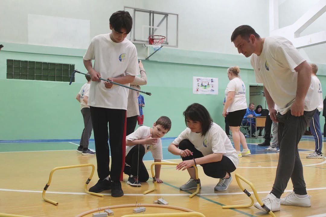 photo 5273749158773256956 y