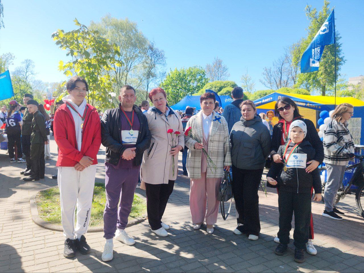 photo 5233565350262599643 y