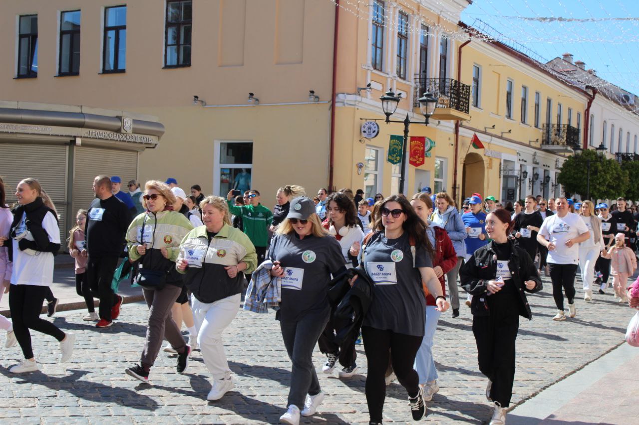 photo 5233565350262599644 y