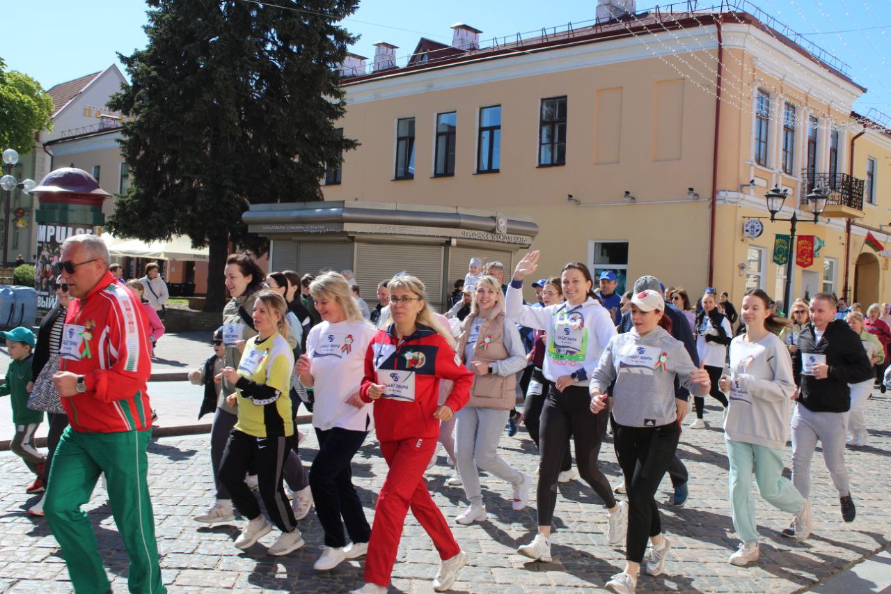 photo 5233565350262599645 y