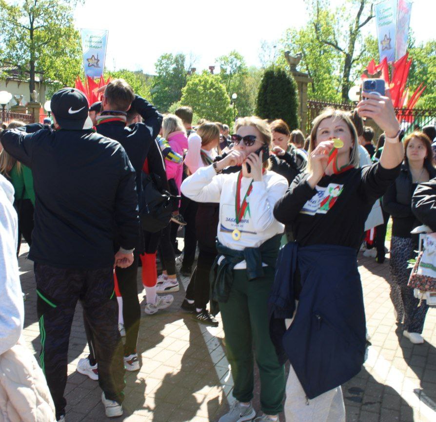 photo 5233565350262599648 y