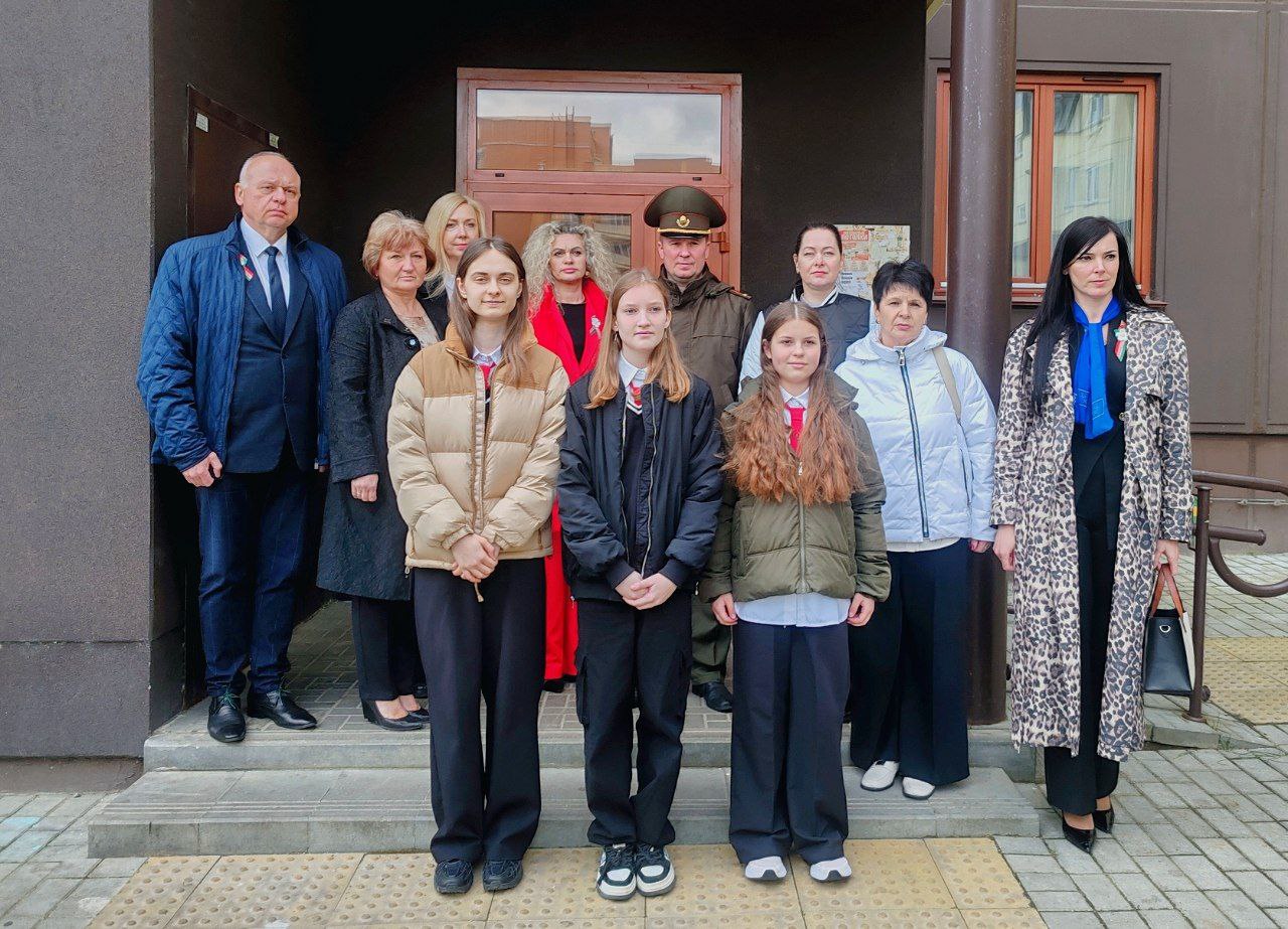 photo 5242738253650587716 y