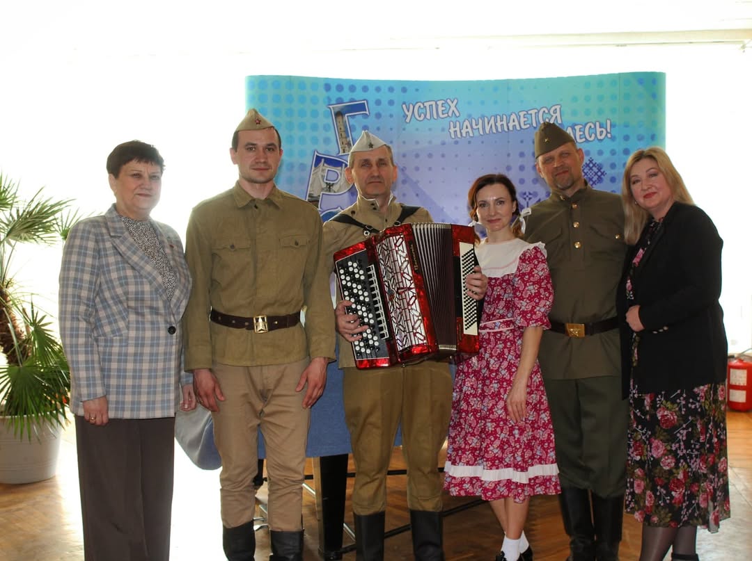 photo 5247089364759085902 y