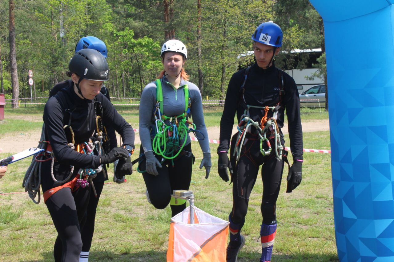 photo 5332412510751552879 y