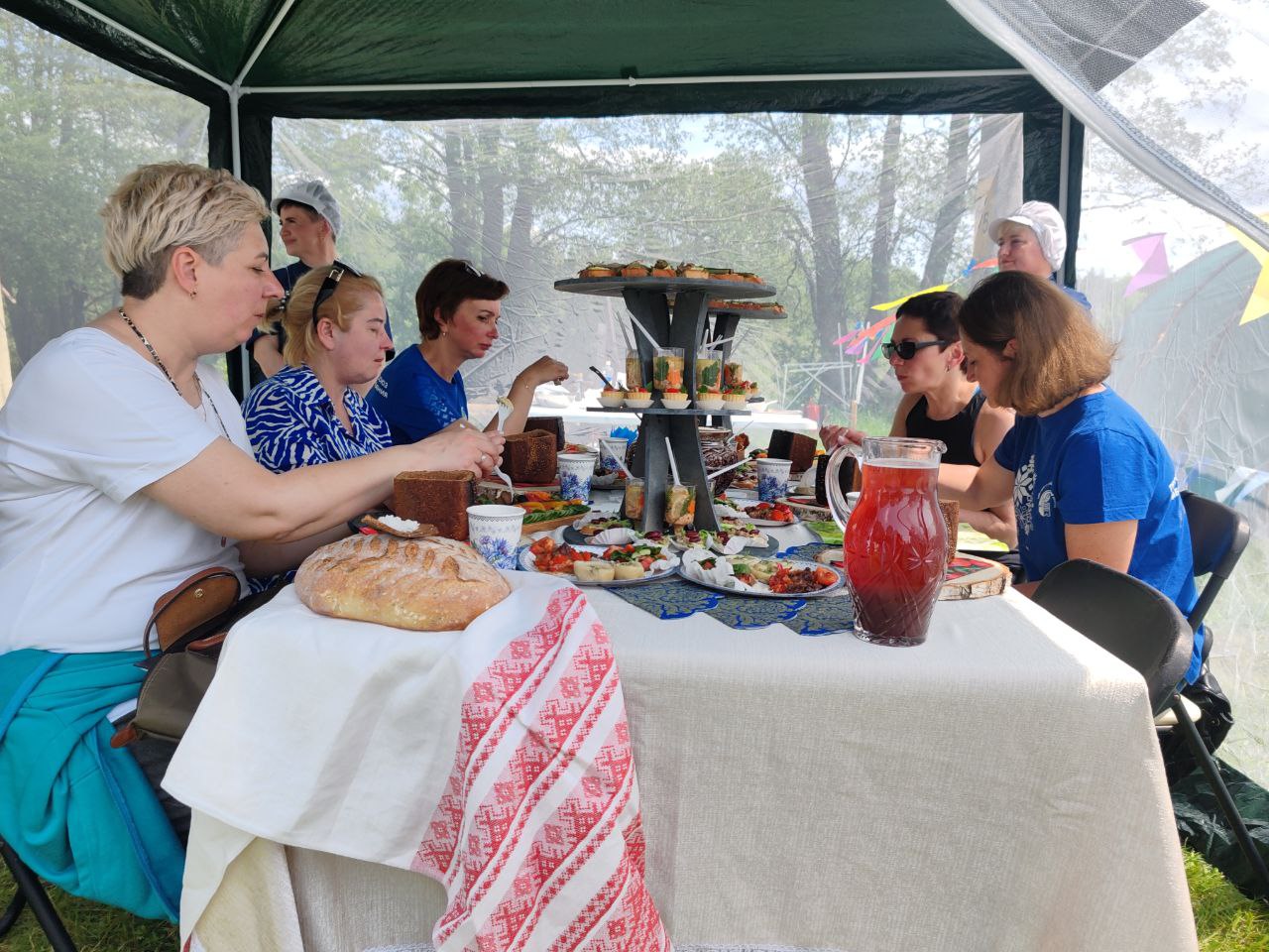 photo 5332412510751553429 y