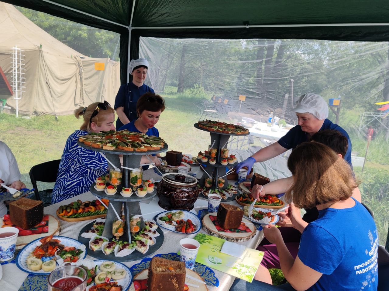 photo 5332412510751553430 y