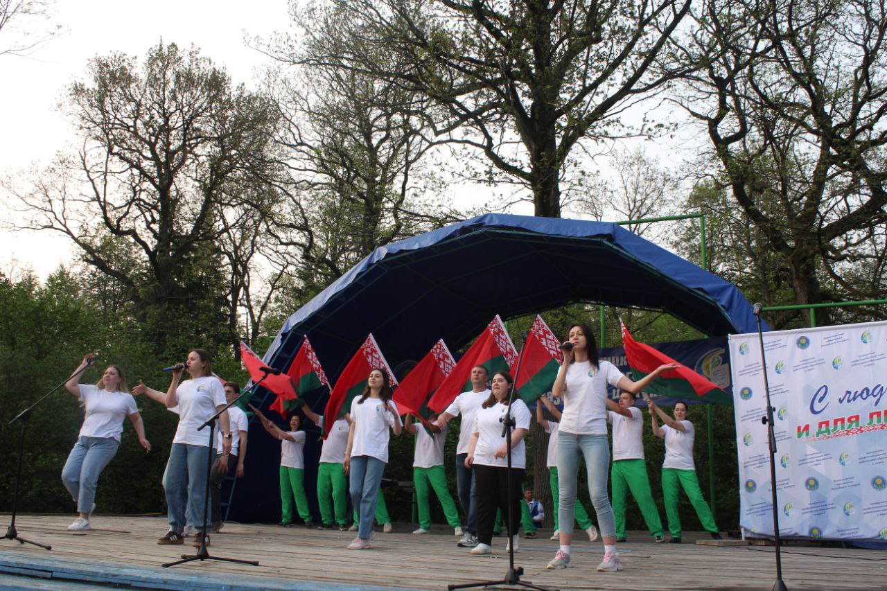 photo 5332412510751553561 y