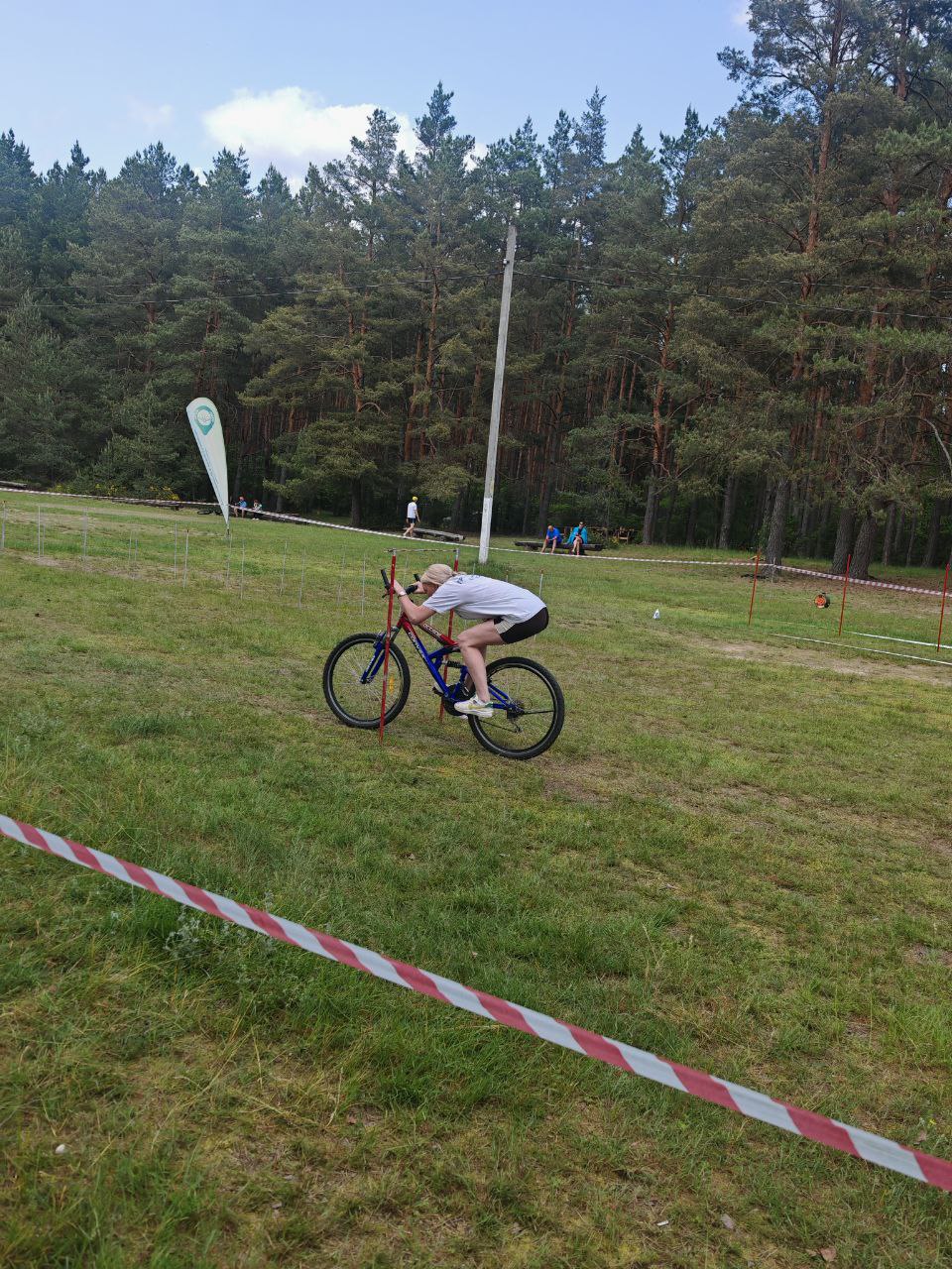 photo 5339326123902888834 y