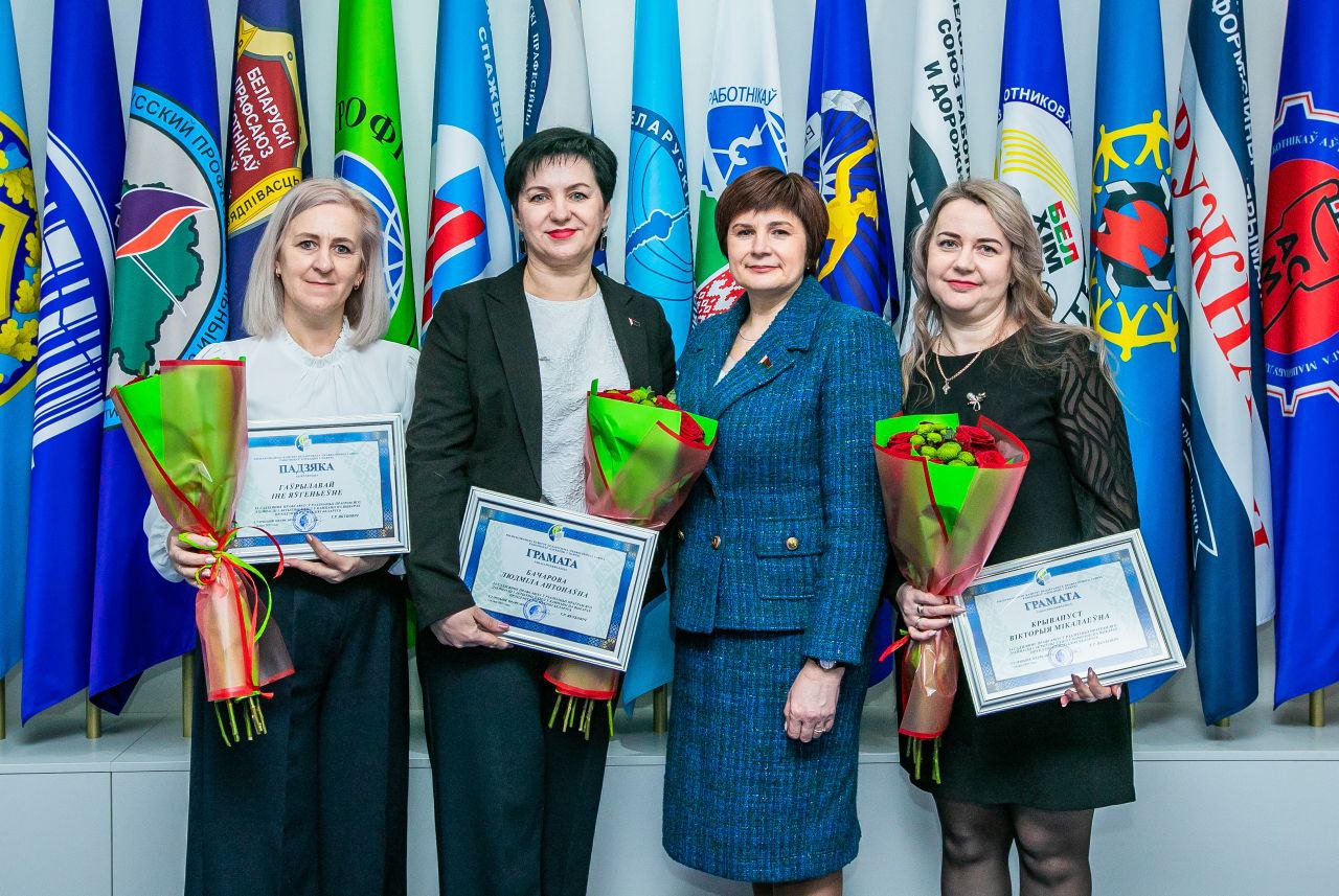 photo 5348497378023435003 y