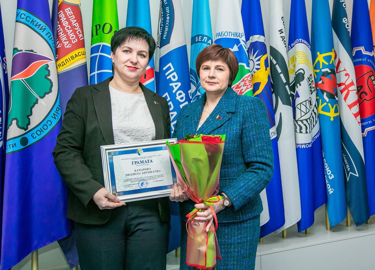 photo 5348497378023435006 y