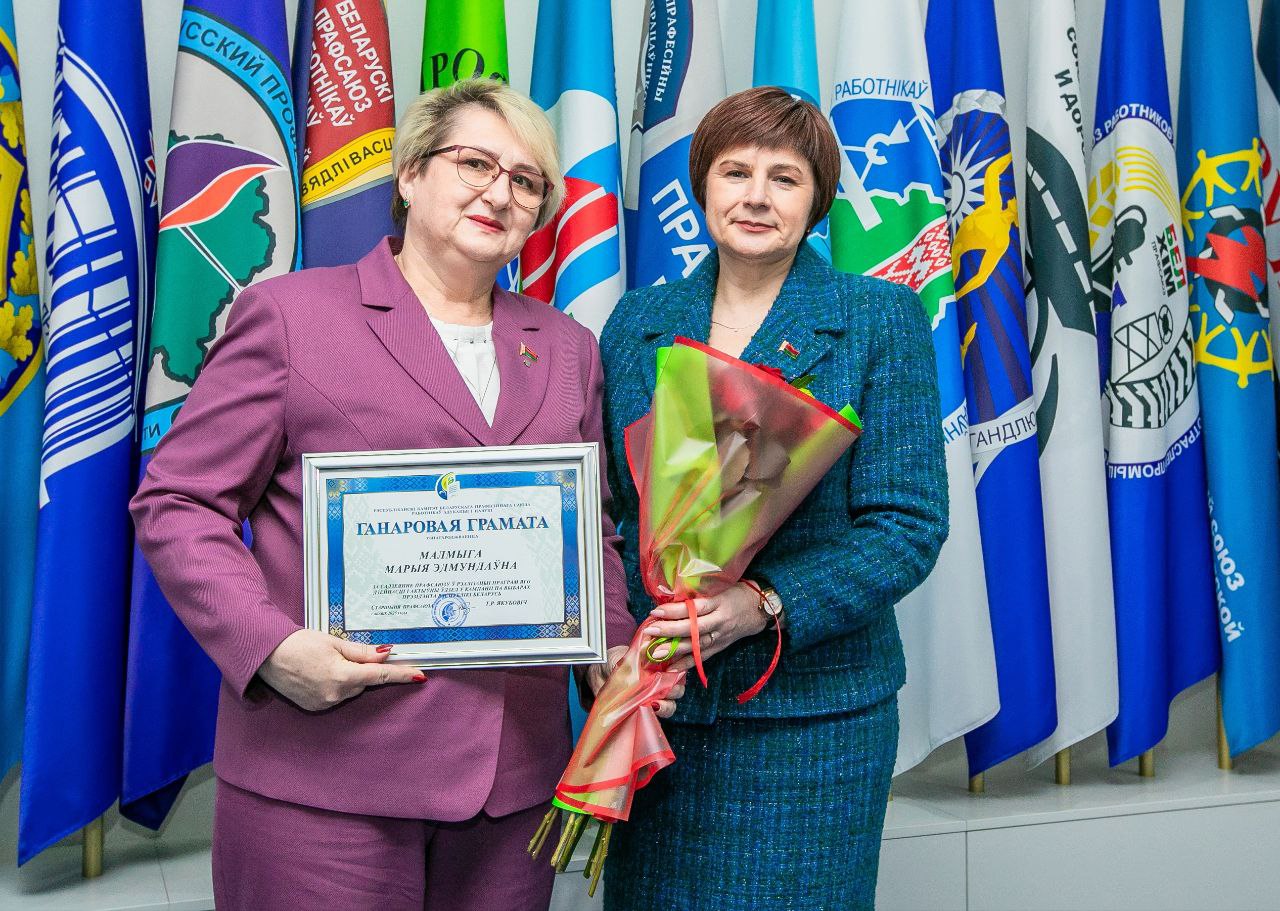 photo 5348497378023435007 y