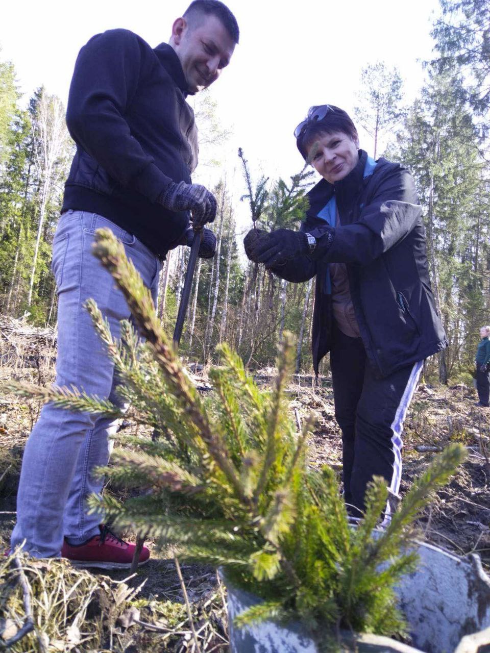 photo 5422710156585726233 y