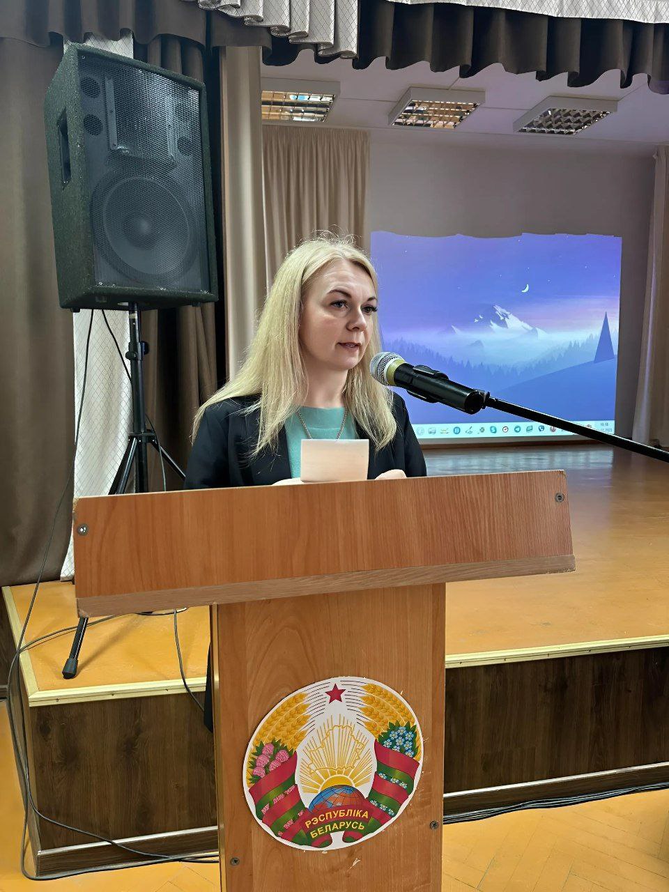 photo 5372897684232466360 y