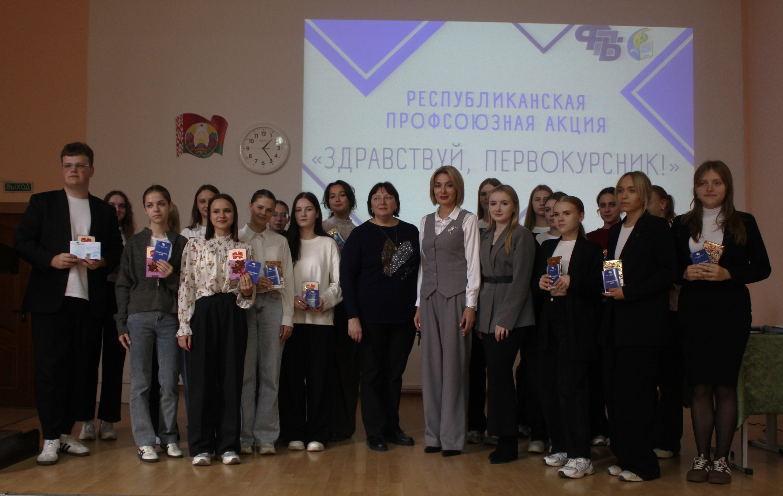 photo 5422564372510799729 w