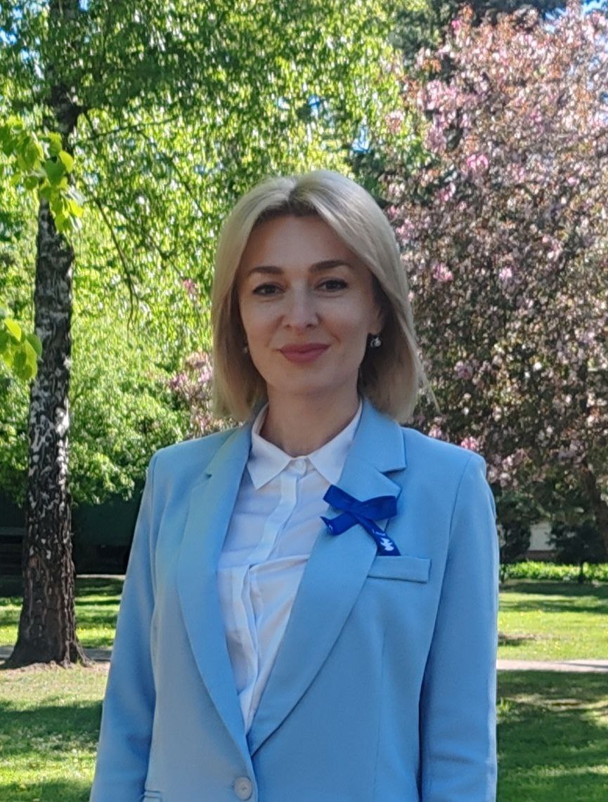 photo 5255806159800103291 y