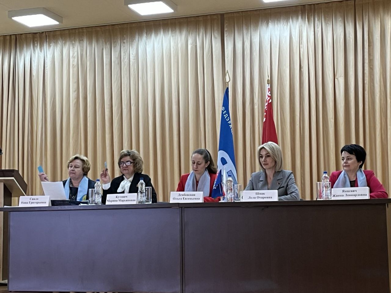 photo 5420113436538431985 y