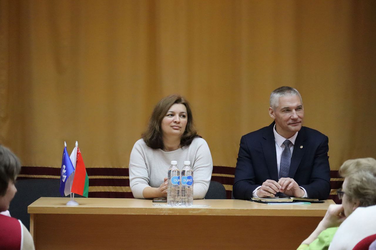 photo 5408992769776676261 y