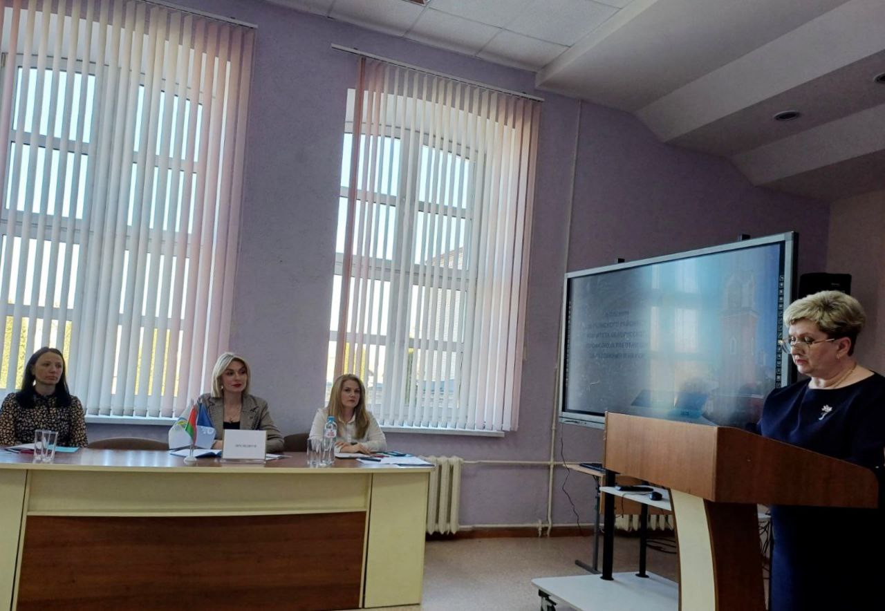 photo 5395842417434947978 y