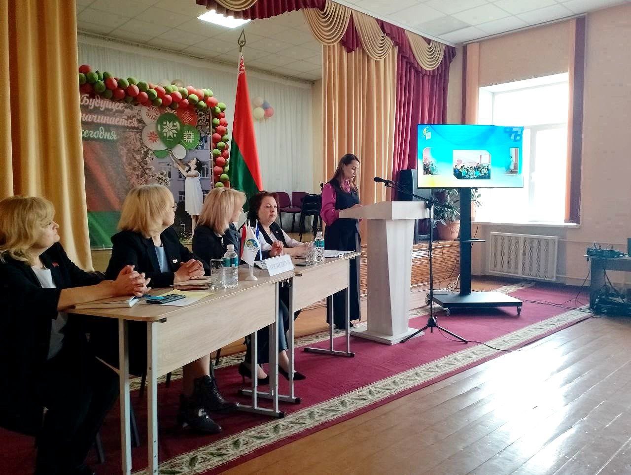 photo 5429505202869890107 y