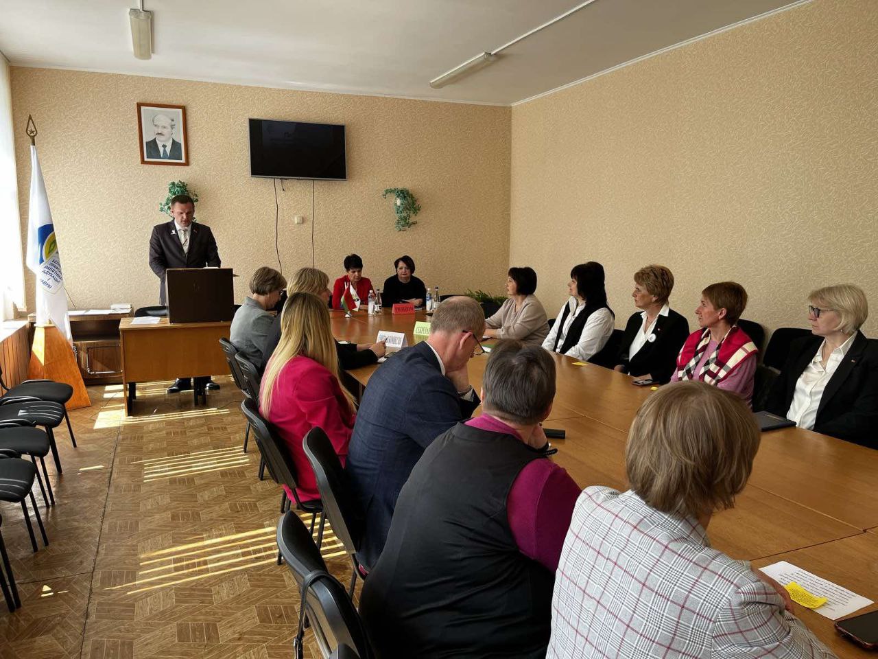 photo 5237865218116283843 y