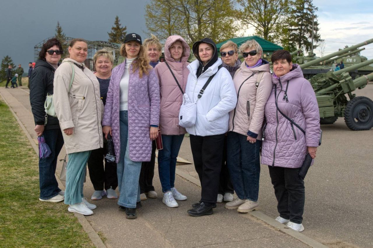 photo 5267476586670715190 y