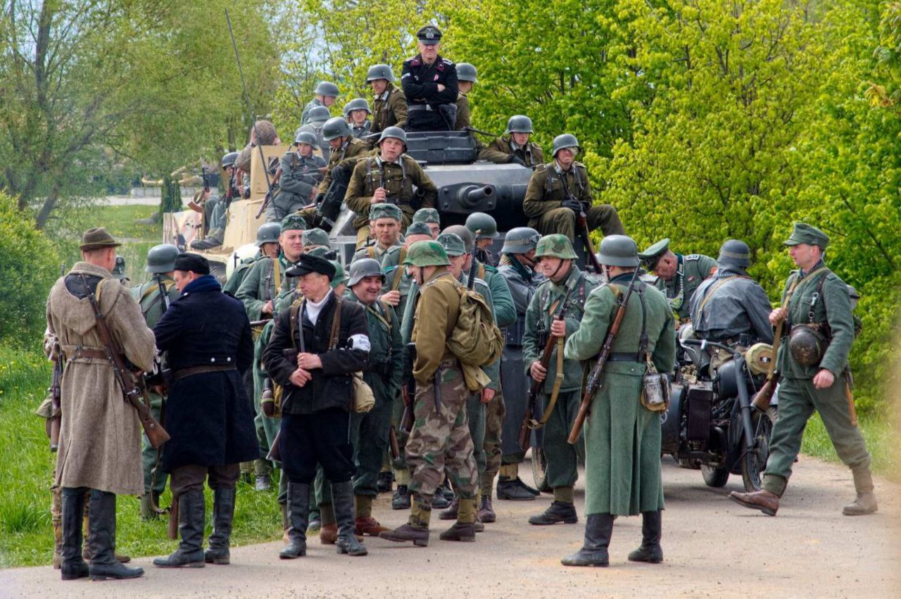 photo 5267476586670715194 y