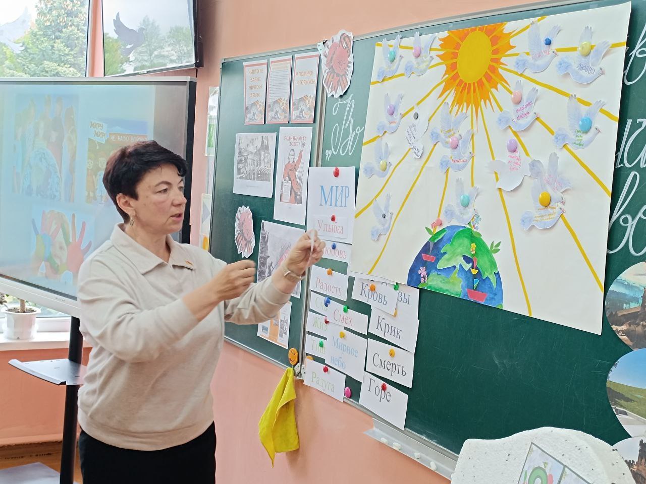 photo 5280993419981880387 y