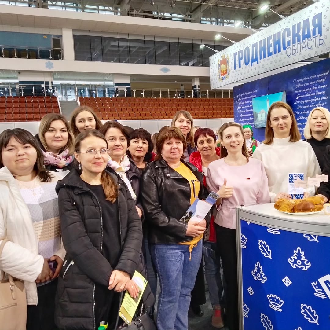 photo 5427128737335472473 y