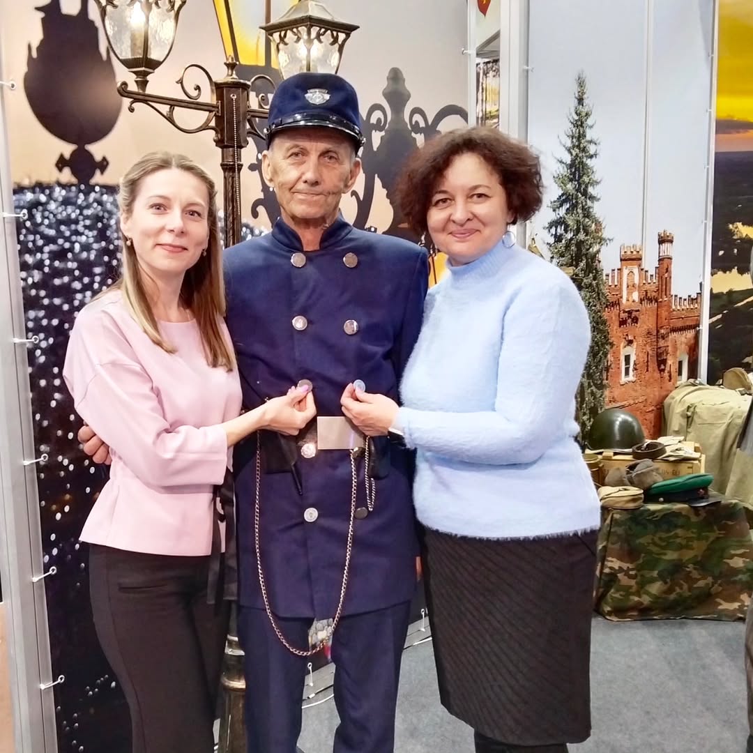 photo 5427128737335472474 y