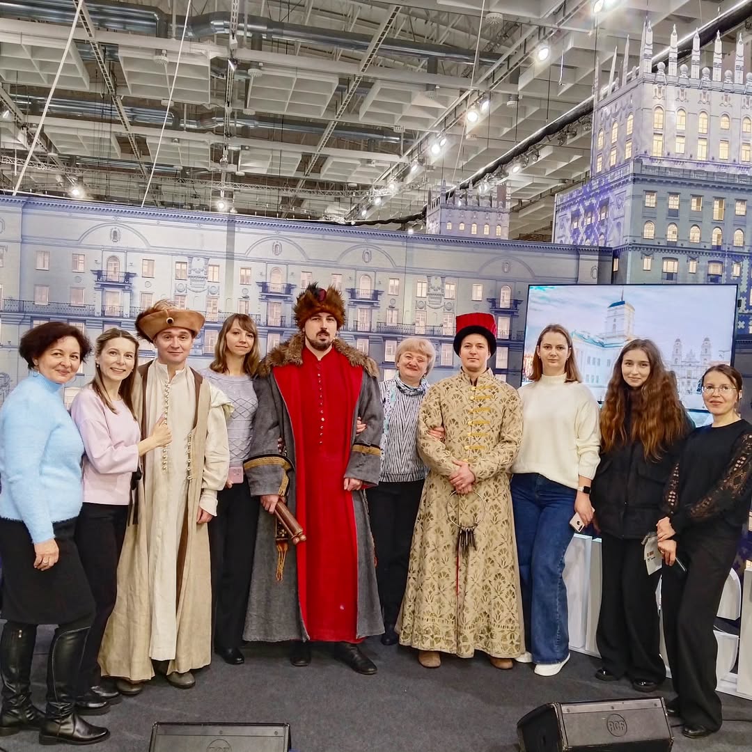 photo 5427128737335472476 y