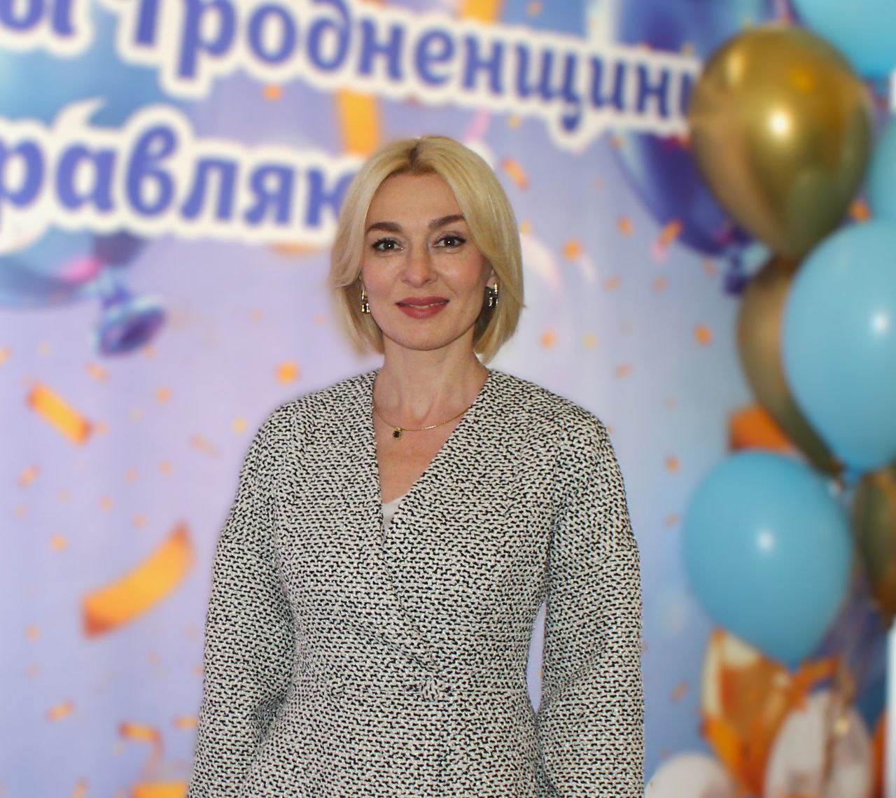 photo 5282930226897819381 y